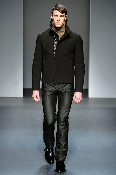 Look 30